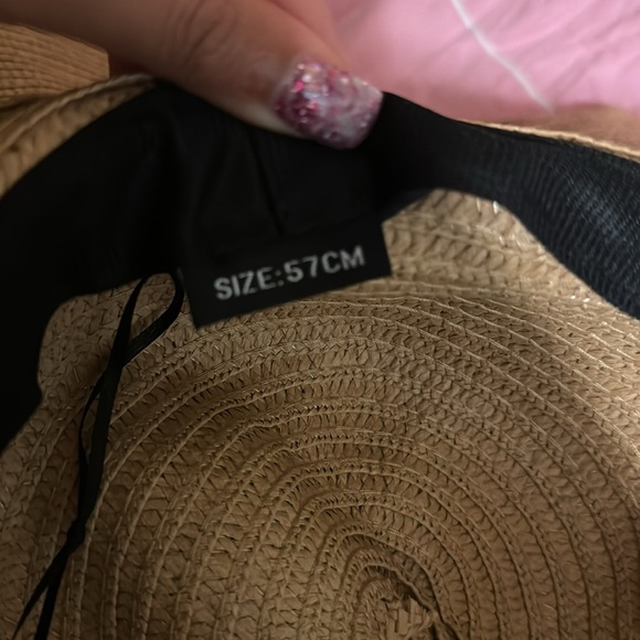 Oversized Beach Hat - Picture 2 of 3